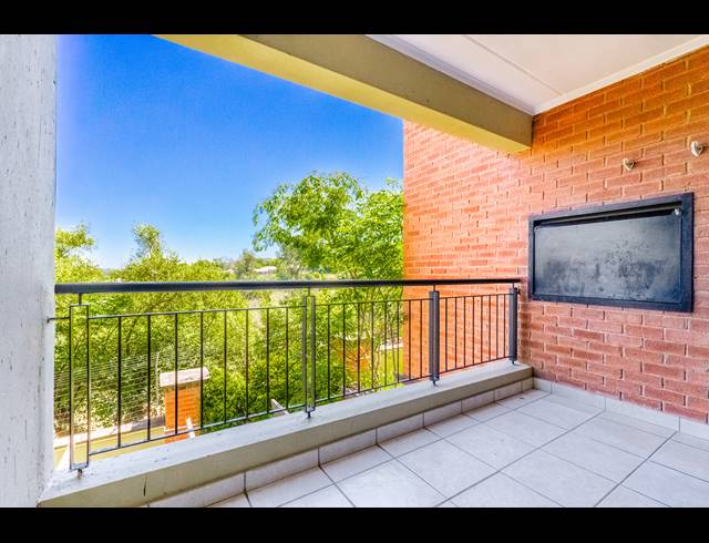 2 BEDROOM APARTMENT FOR SALE IN SUNNINGHILL